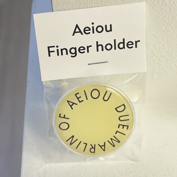 DUELMARLIN OF AEIOU Finger HolderLemon Cream