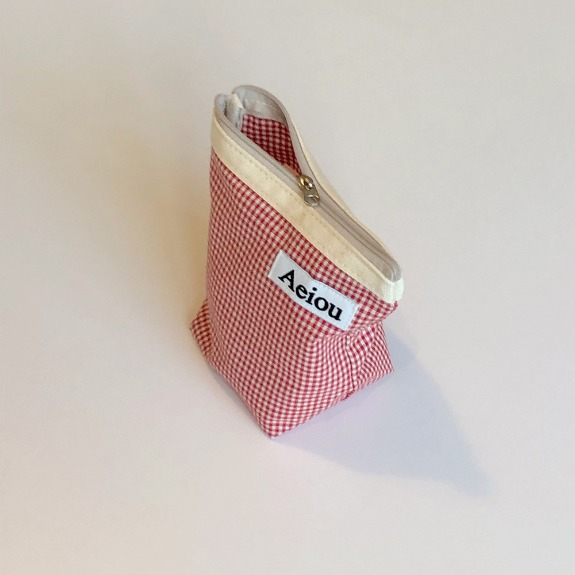 Aeiou Basic Pouch (M size)Red Candy Check