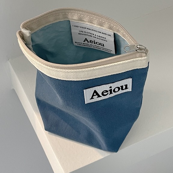 Aeiou Basic Pouch (M size) Evening sky blue