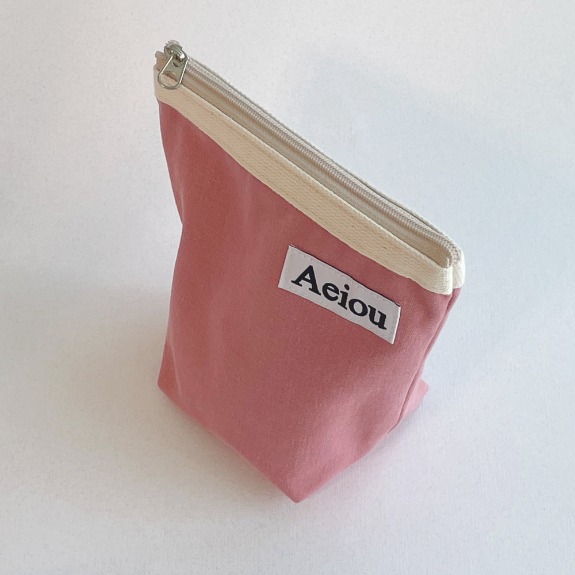 Aeiou Basic Pouch (M size)Stockholm Pink