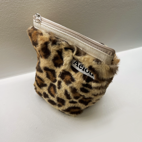 Aeiou Basic Pouch (M size) Leopard Fur