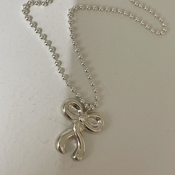 Girl Twisted Ribbon Necklace  (sliver necklace)