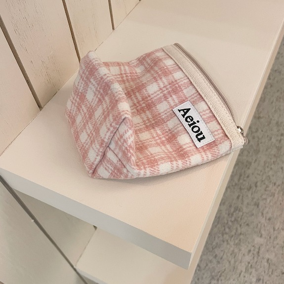 Aeiou Basic Pouch (M size)Blanket Pink Check
