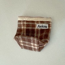 Aeiou Basic Pouch (M size)Tartan Check Brown