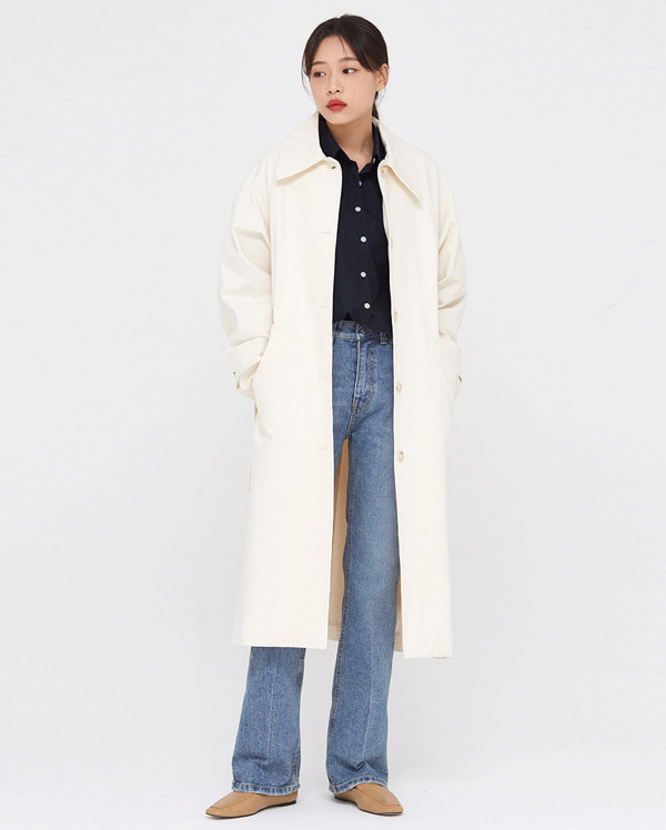 a back point single trench coat