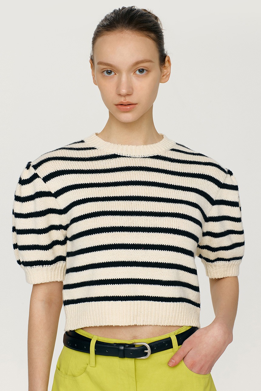 [김나영 착용]MOANA Cropped stripe knit top (Ivory&amp;Black)