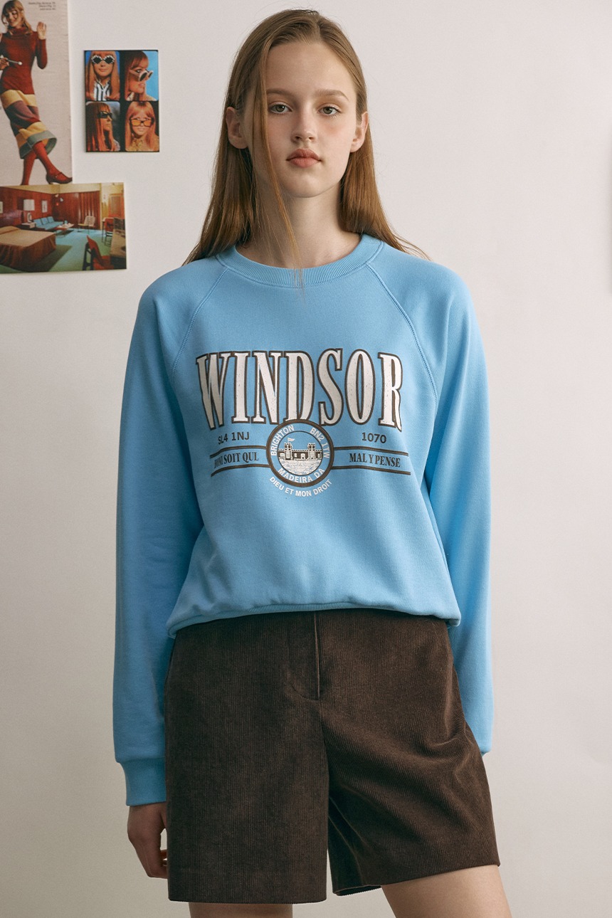[박규영, 한지현 착용]WINDSOR Cropped city artwork sweatshirt (Baby blue)