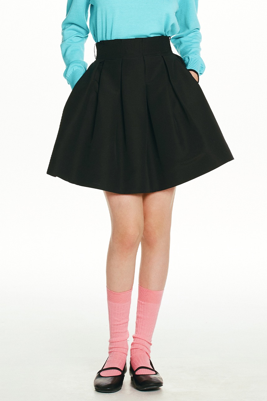 FRIULI Stitch point tucked skirt (Black)