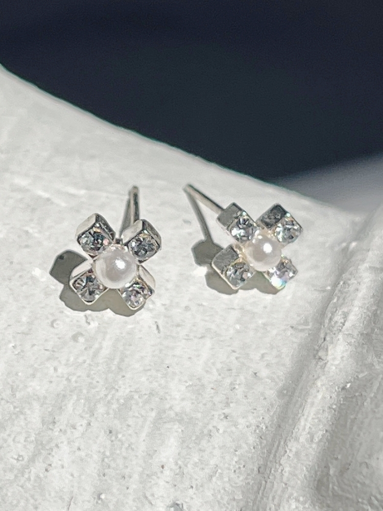 Silver post cross pearl mini flower earring