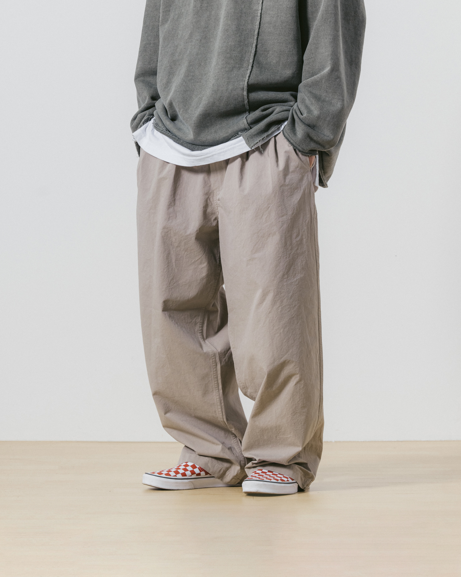 Belt Pin-Tuck Wide Pants - Light Grey