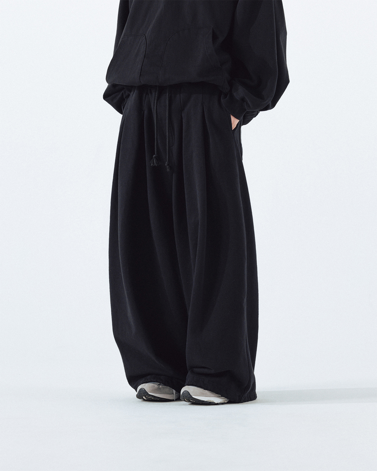 【ANGLAN】25SS★ [AG] Double Valley Tuck Sweat Set up AG] Double Valley Tuck Sweat Pants - Melange Grey - ANGLAN