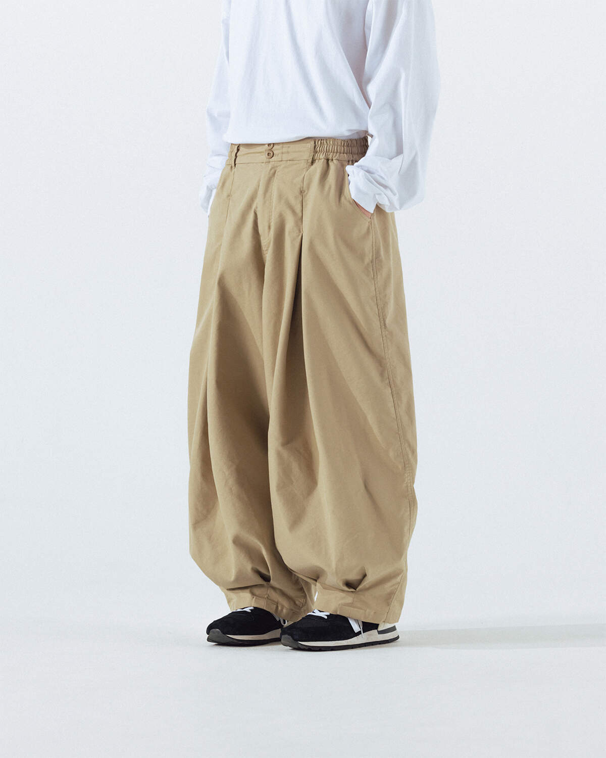 AG] Unbalance Long Tuck Balloon Pants - Beige - ANGLAN