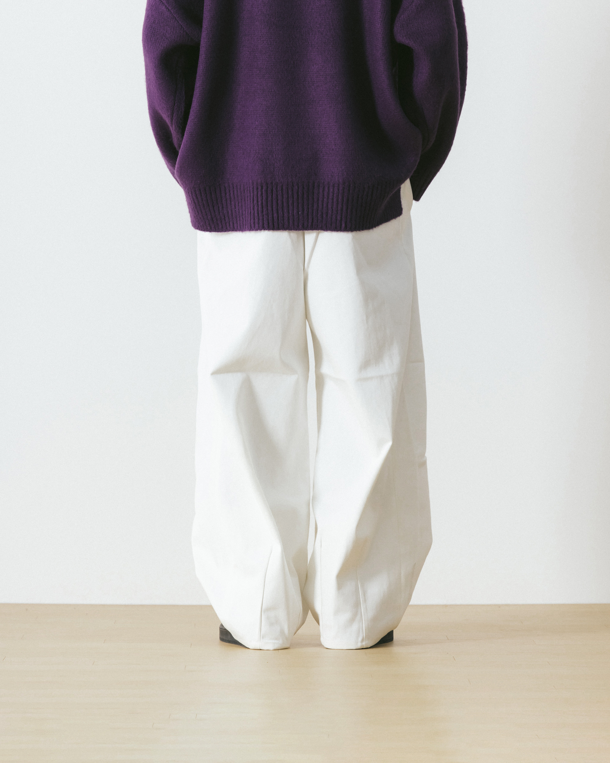 Deep Tuck Dart Balloon Pants - White - ANGLAN