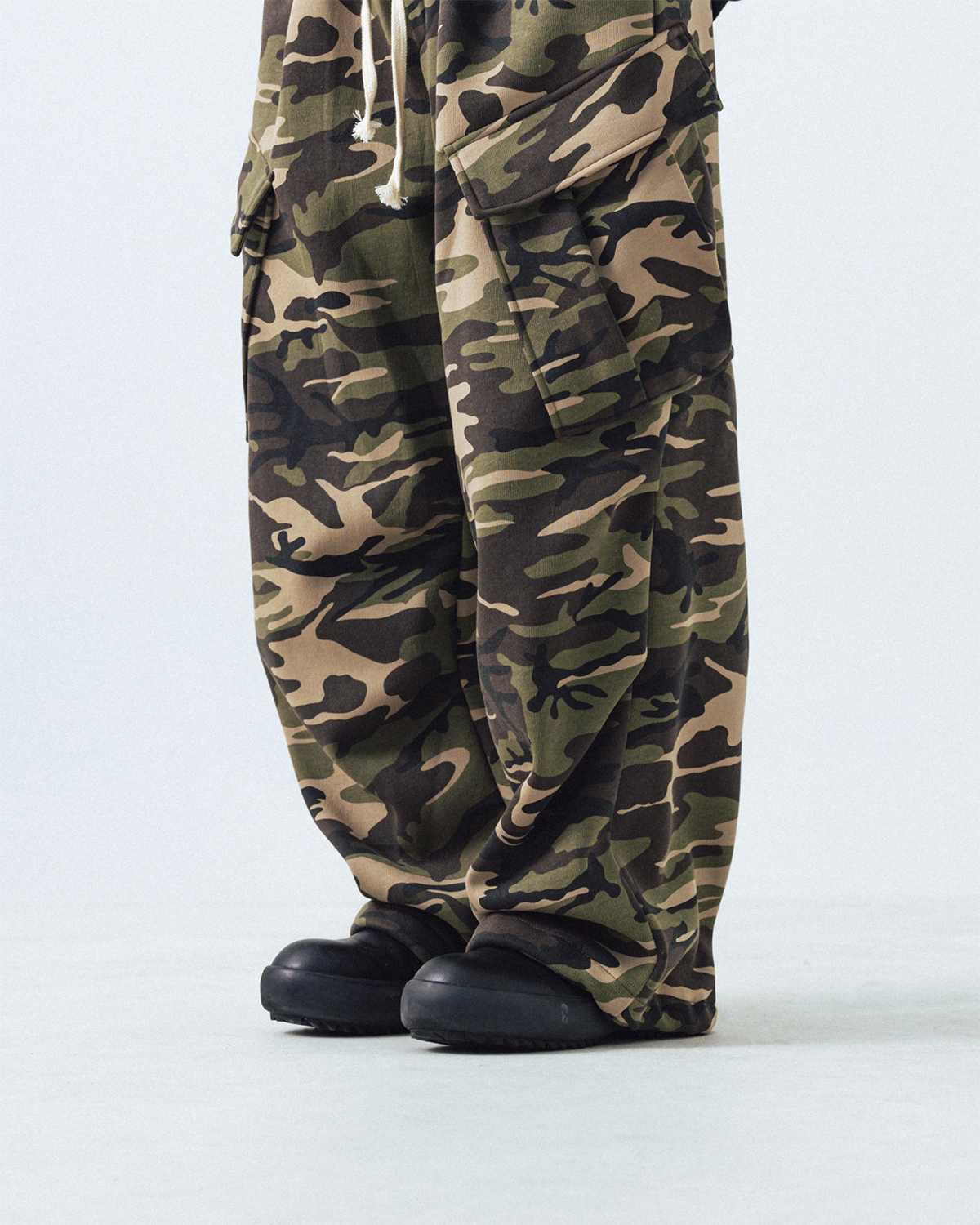 Camo Parachute Cargo Sweat Pants - Beige - ANGLAN