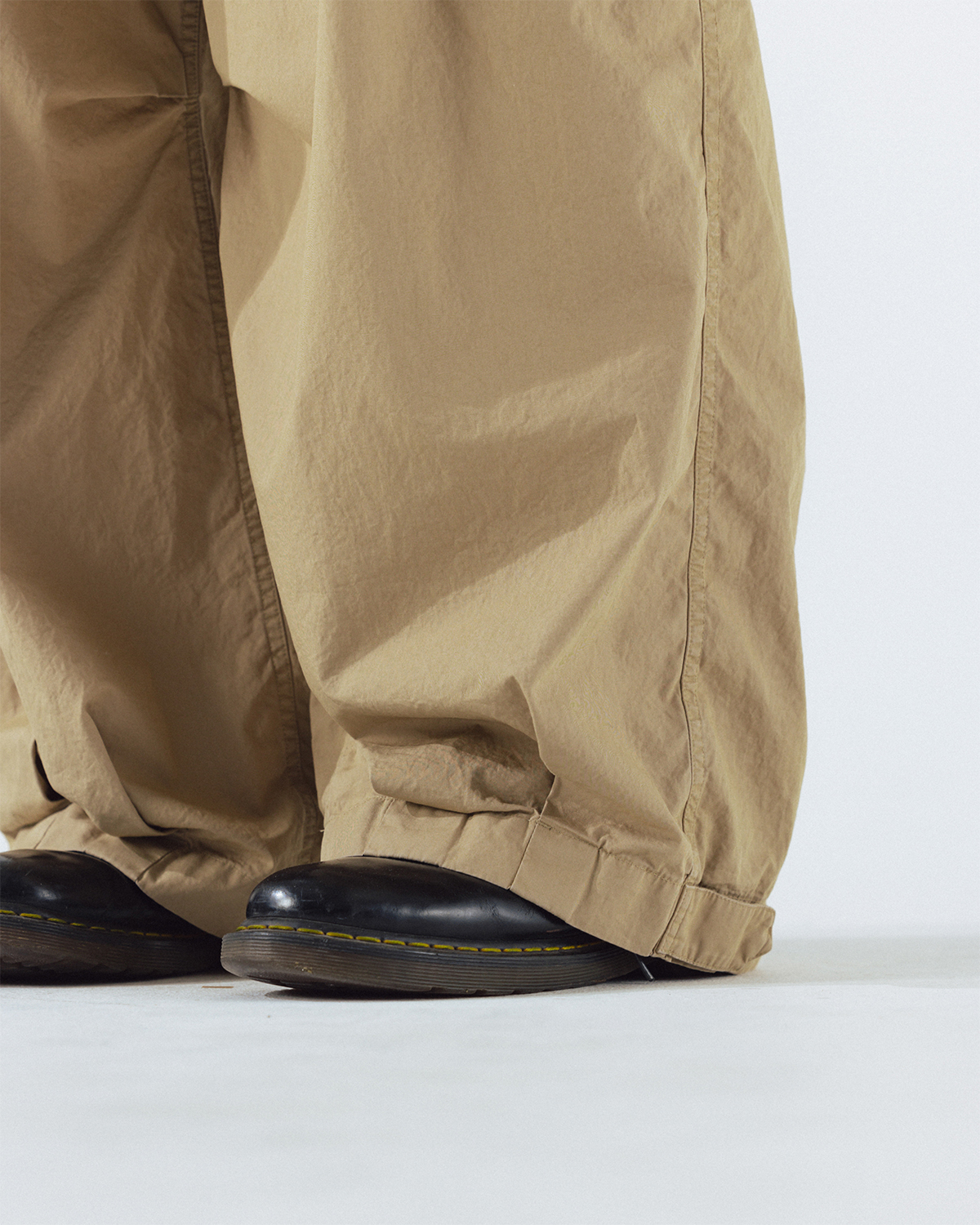 AG] Field Vijo Balloon Pants - Beige - ANGLAN