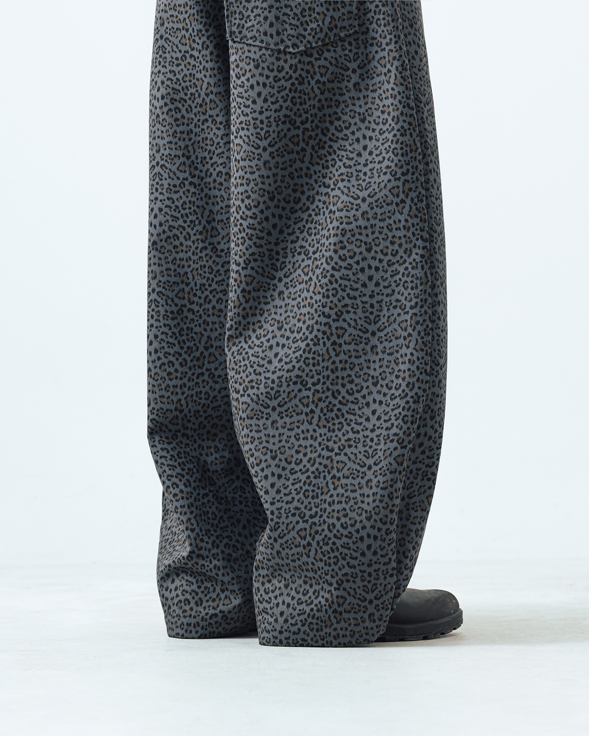 【ANGLAN】Leopard Pattern Balloon Pants Leopard Pattern Balloon Pants - Grey - ANGLAN