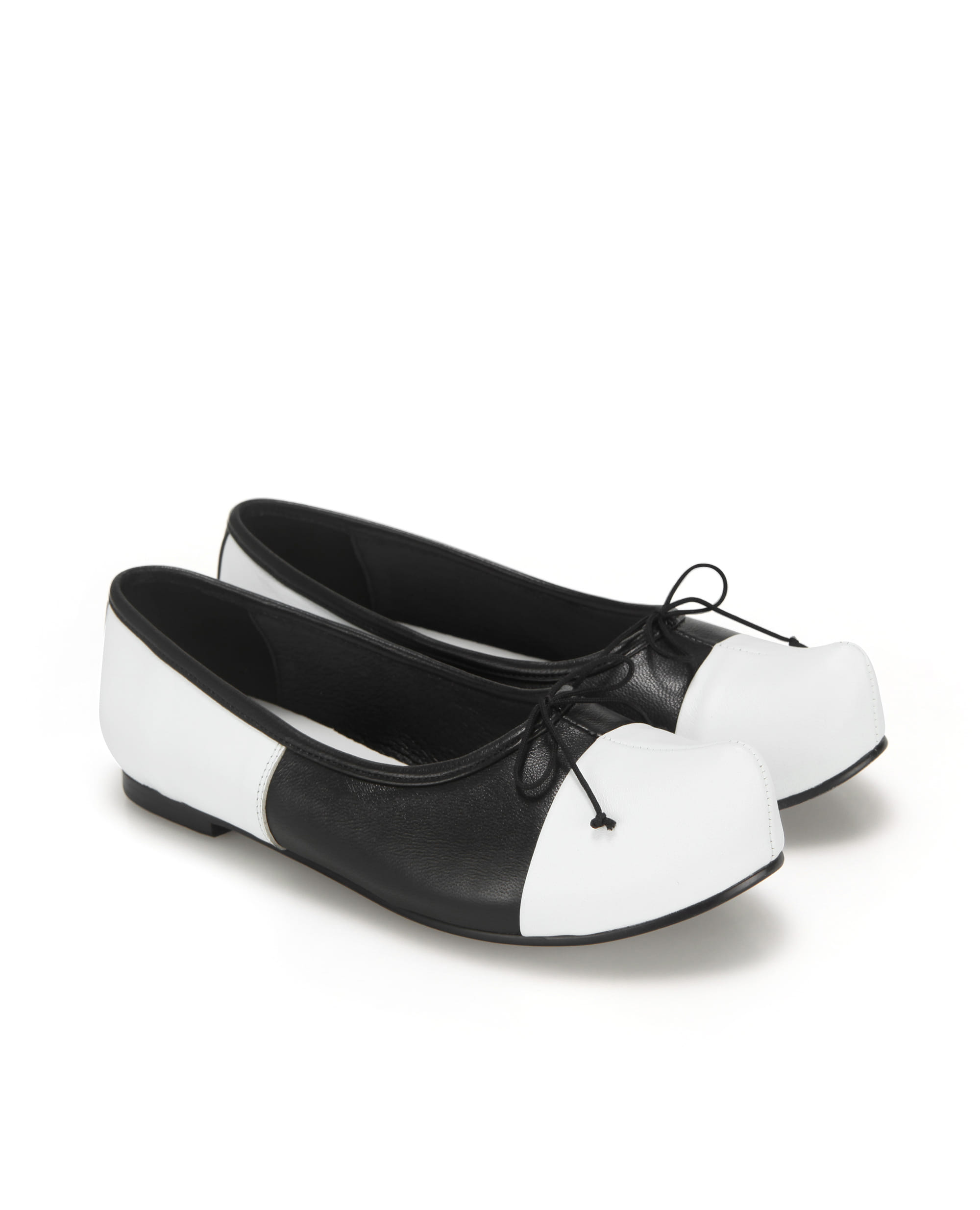 Pointed Toe Ballerina Flats | White/Black