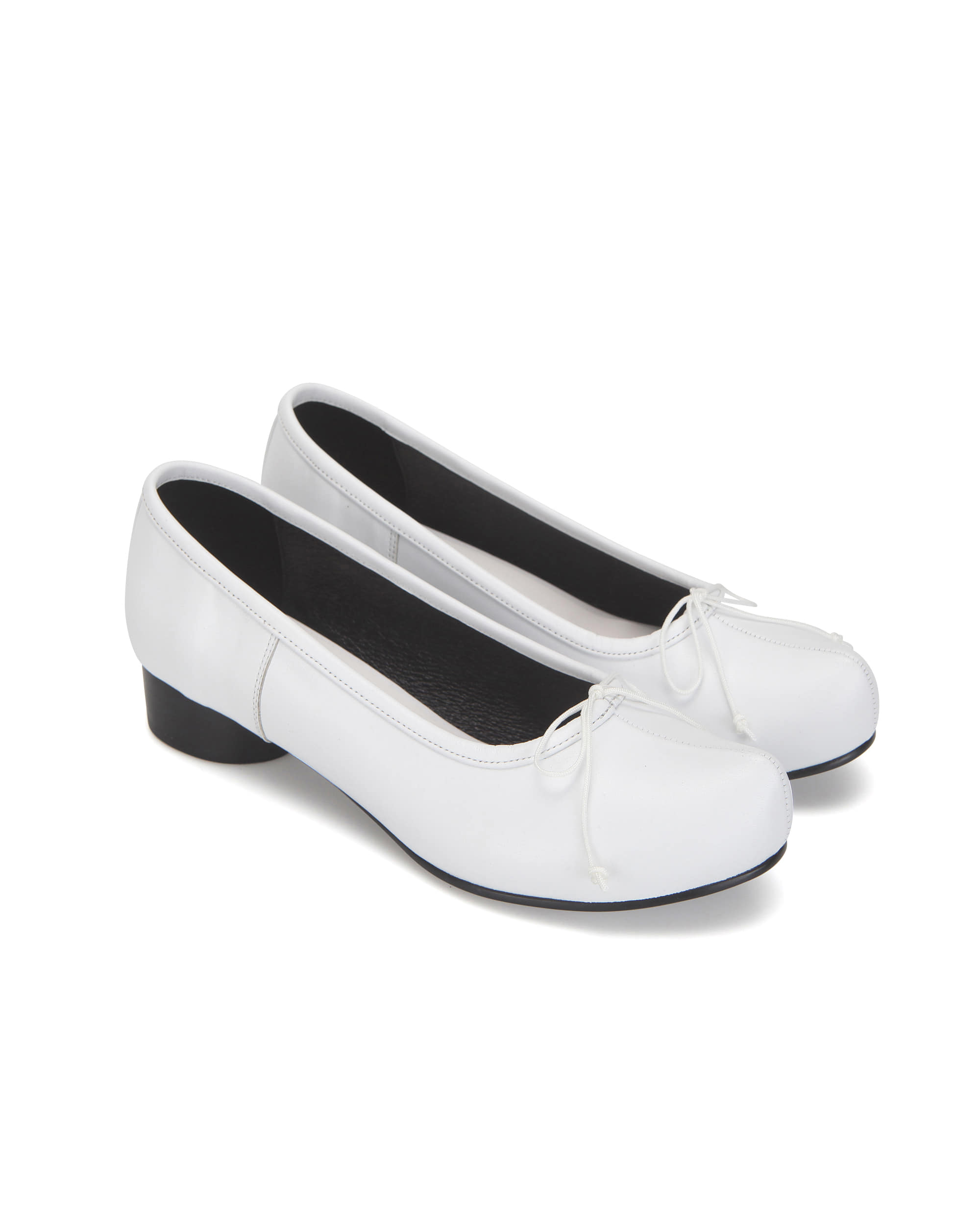 Pointed Toe Ballerina Pumps | White