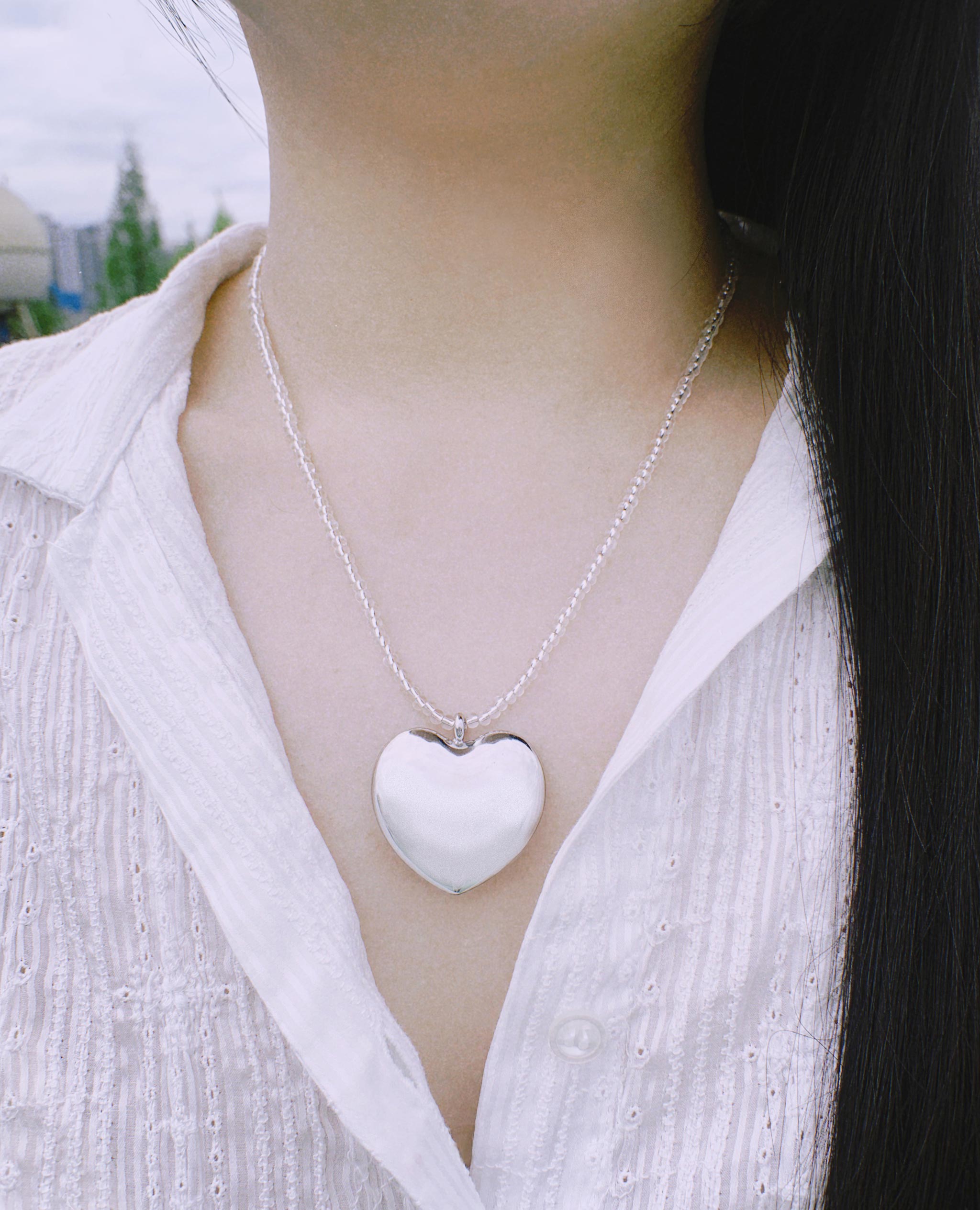 circle, necklace, a large heart pendant, transparent bead chain