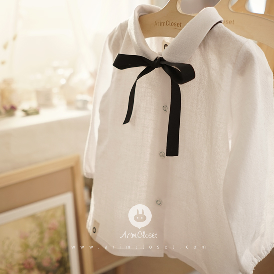 [Sale] [3차제작] 이른 아침햇살 그리고 너 - cute white baby kara black ribbon pure blouse