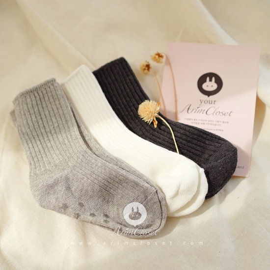 [3차입고] 발끝까지 깔끔하게 &gt;.&lt; 미끄럼 방지 양말 - 3color simple baby socks (2ea 1set)
