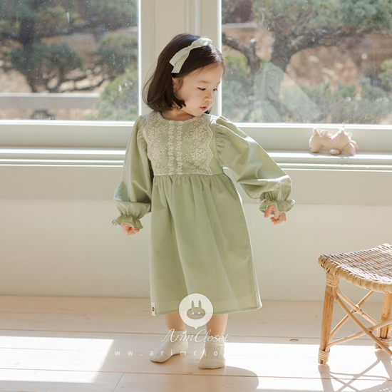 [9차제작] 싱그러운 꽃잎이 흩날리는 날에 쪼꼬미 손잡고 :) - olive green lace point lovely cotton baby dress