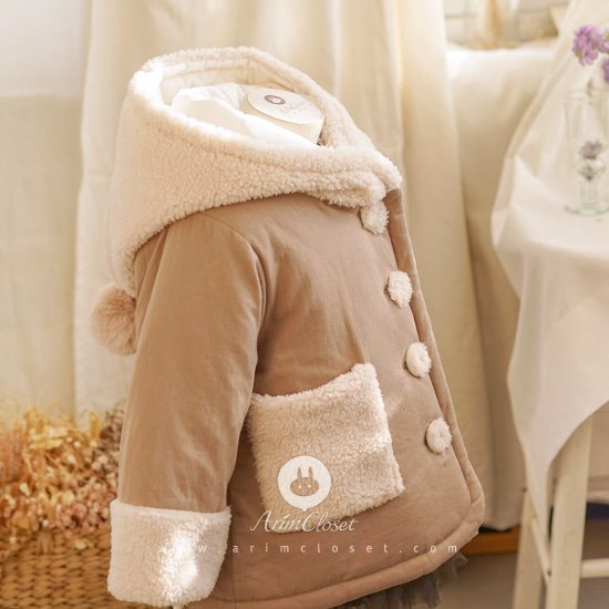 포근하고 몽실한 모습에 마음 빼앗겼죠 :) -  warm cocoa color 5oz fleece fur point baby cotton coat