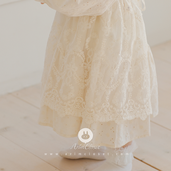 [8차제작] 뽀얀 쪼꼬미는 매일 아침 사과 한입 ,레이스 앞치마 - so lovely lace baby apron or cape