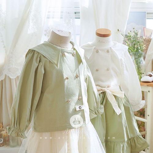 쪼꼬미가 좋아하는 싱그러운 꽃잎과 햇살들 :) - pure ivory, olive green double button sailor blouse