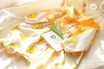모찌모찌 아가의 볼 넘 귀욥다 - cute smile pattern yellow sailor baby cotton bodysuit