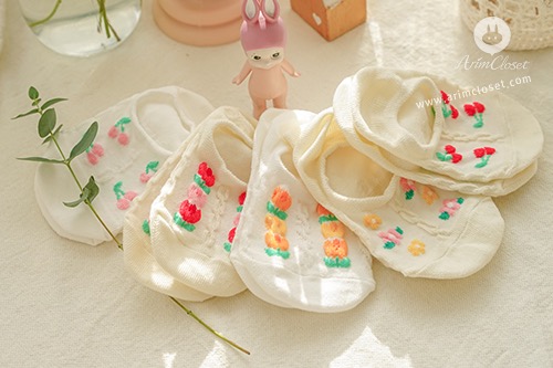 [2차입고] 쪼꼬미 발에 귀여운 다섯가지 꽃들 -cherry, tulips, flowers cute baby socks (1ea)