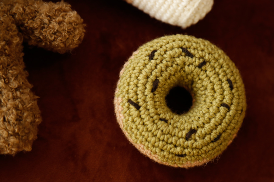 doughnut handmade knitting toy