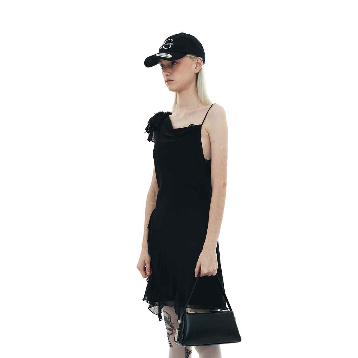 ＜OSOI＞PILLOW MINI ピローミニバッグ ブラック Osoi Mini Pillow Shoulder Bag | Black | FARFETCH
