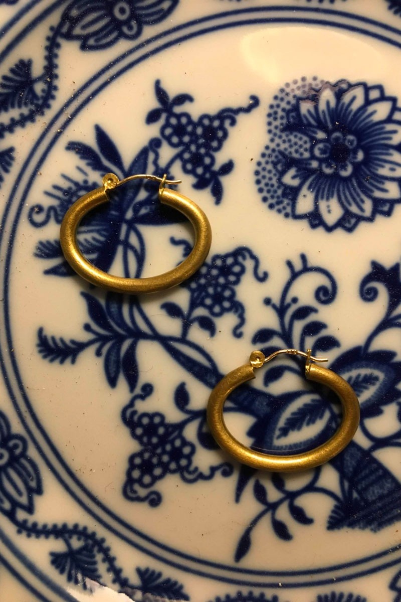 (14K POST) SILLY HOOPS
