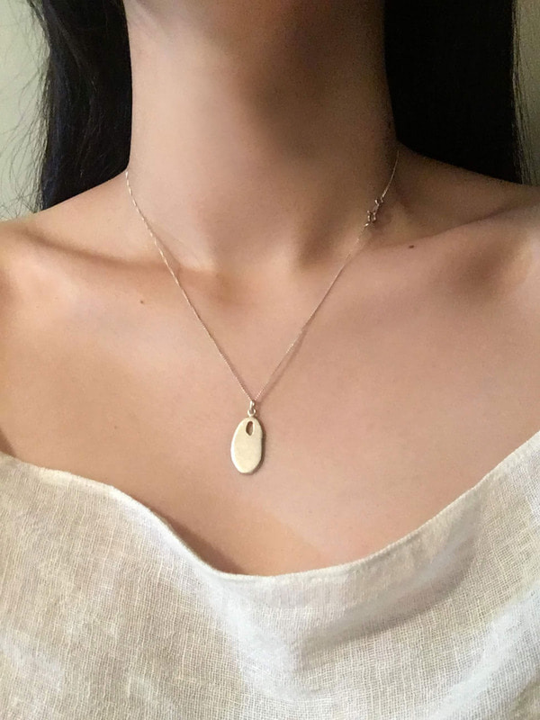 (In-Stock) DUSTY OVAL NECKLACE