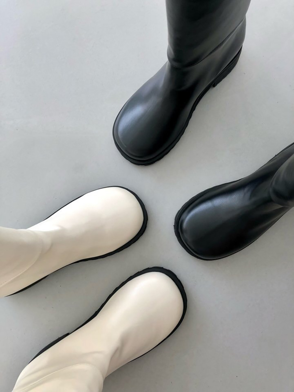 Round Toe Leather Middle Boots