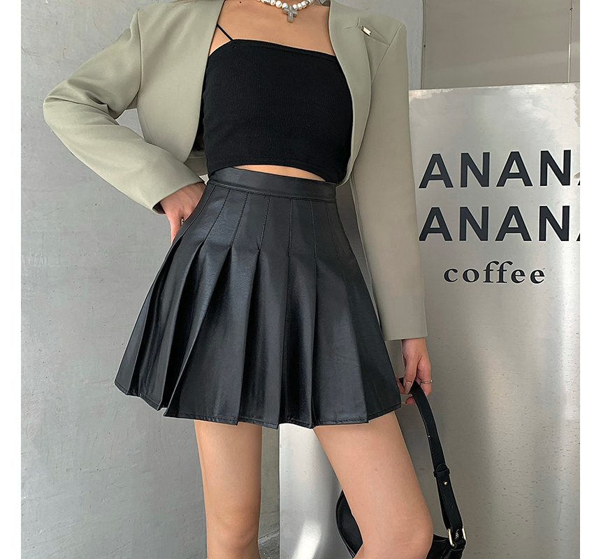 mini skirt model image-S1L26
