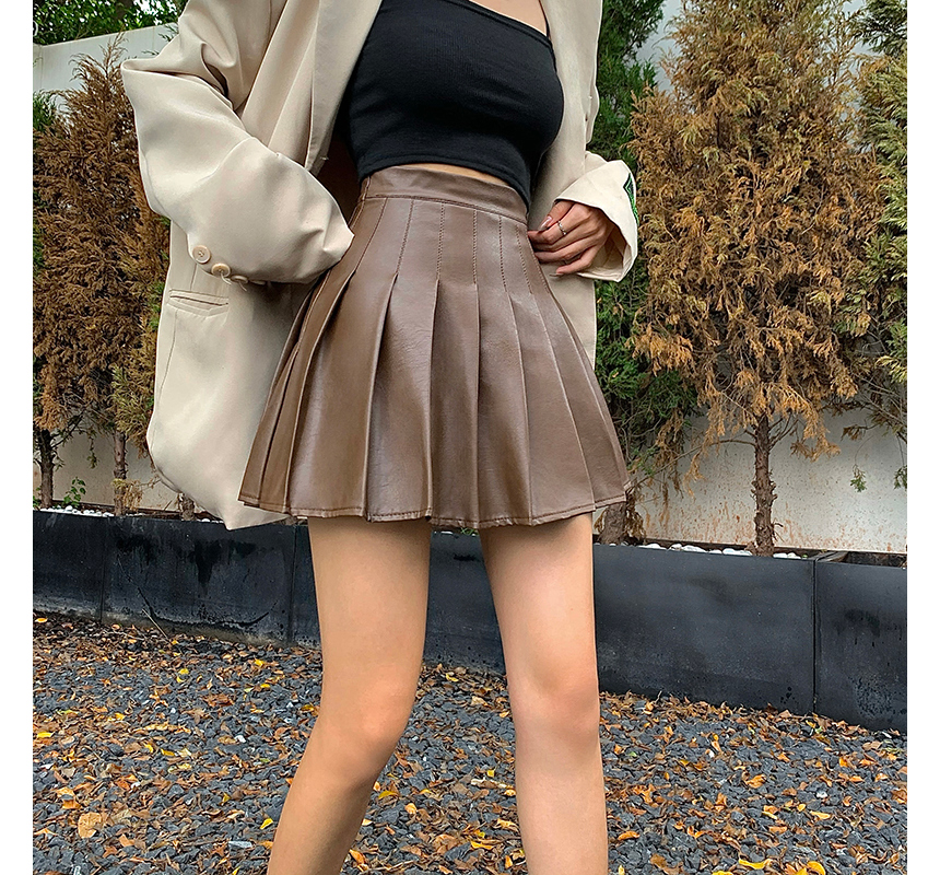 mini skirt model image-S1L18