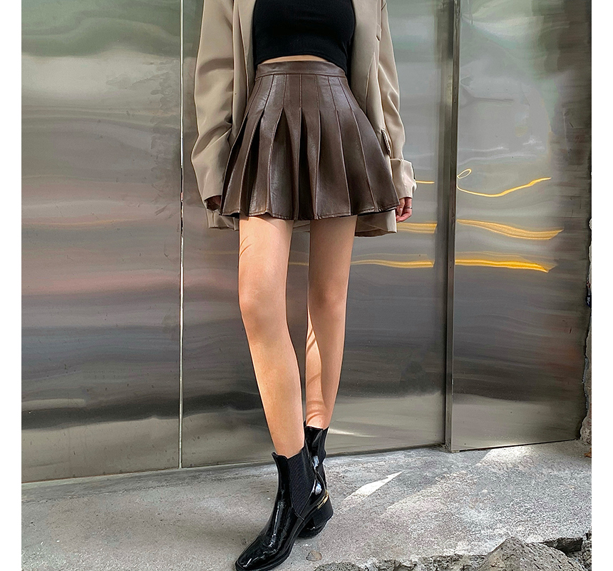 mini skirt model image-S1L23