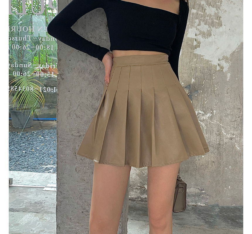 mini skirt model image-S1L10