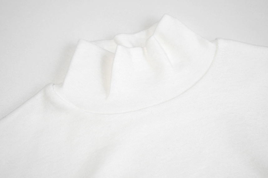 long sleeved tee detail image-S2L5