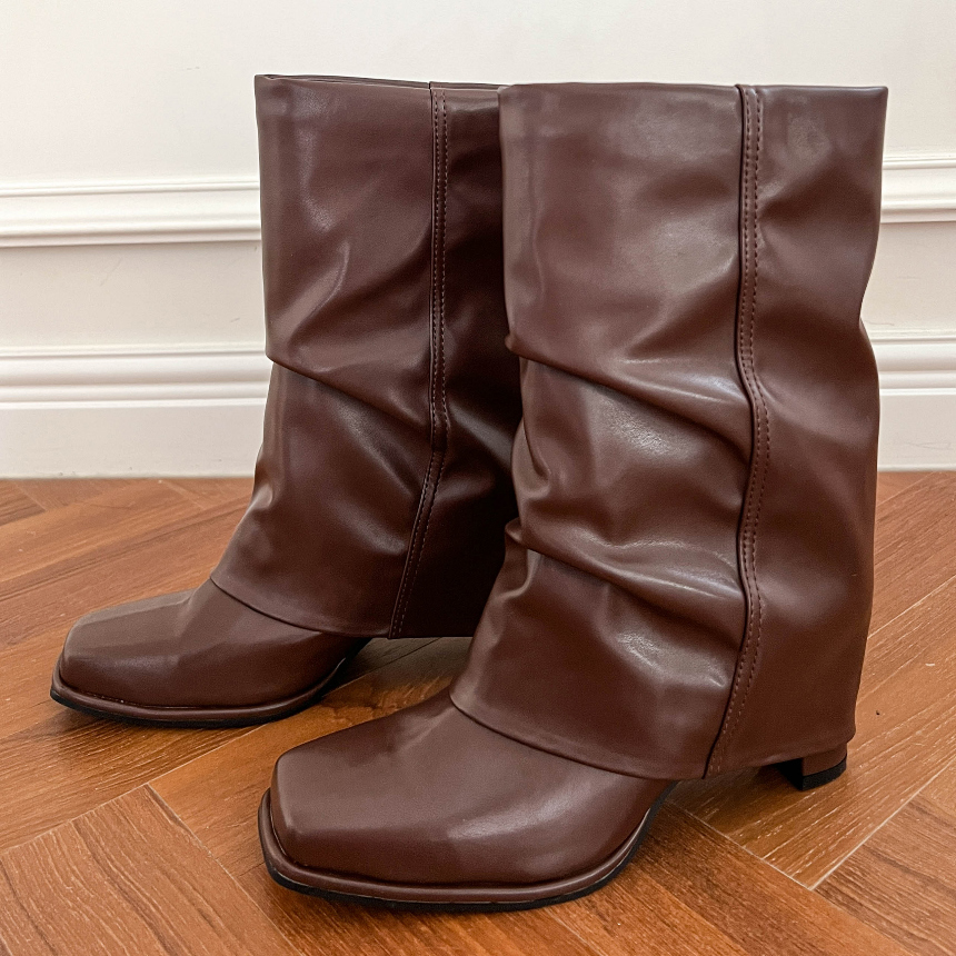 shoes brown color image-S1L37