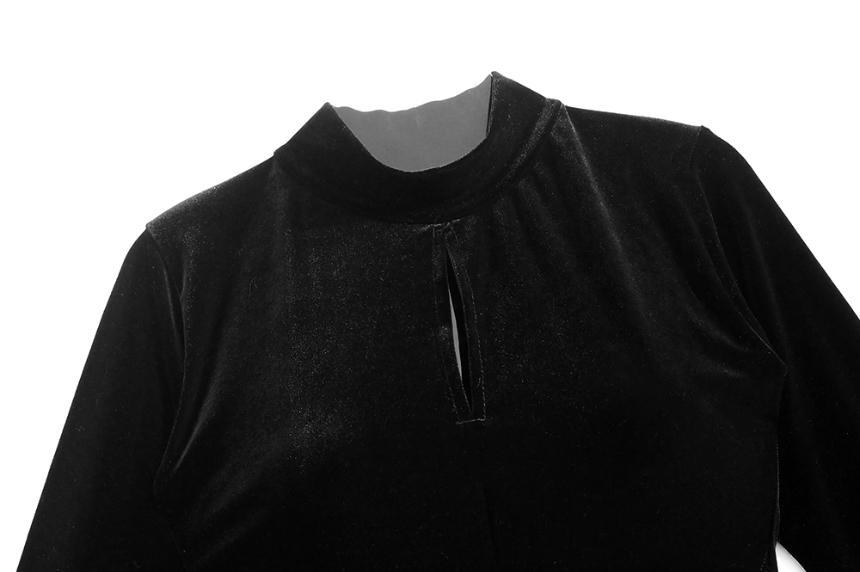 long sleeved tee detail image-S1L27