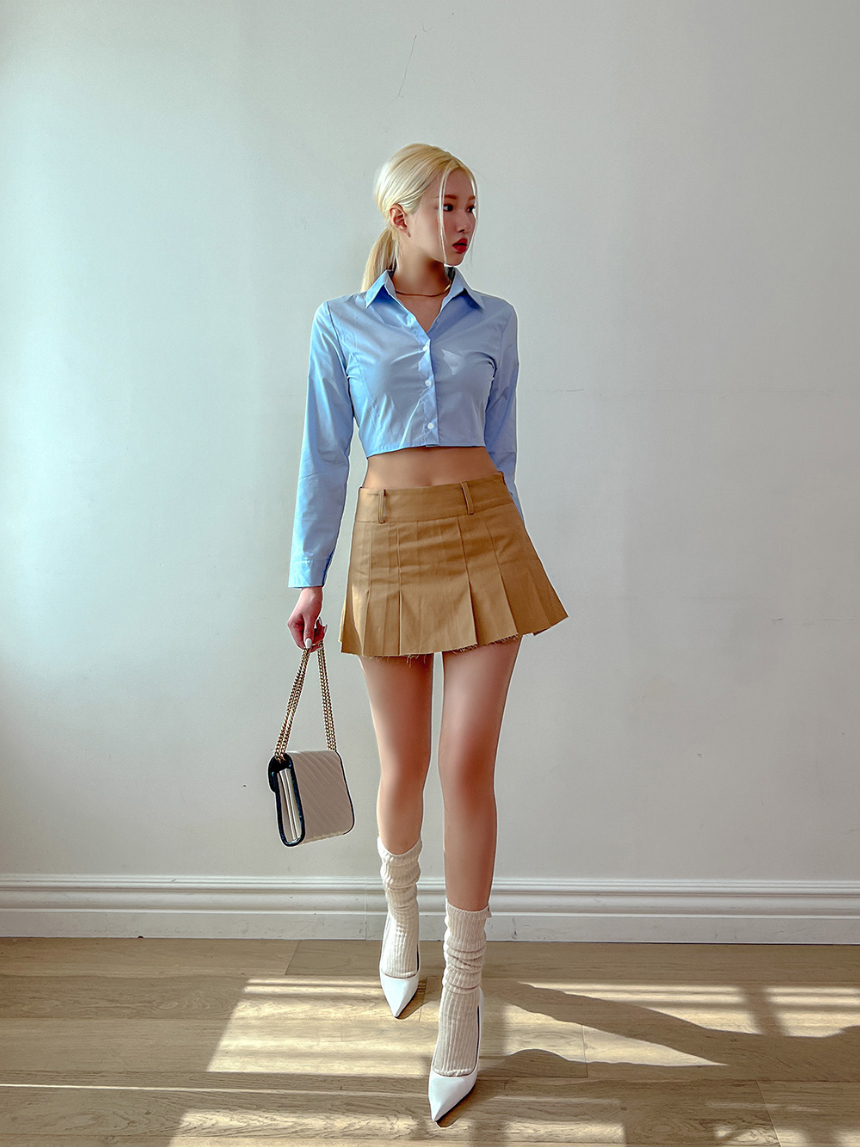 mini skirt model image-S4L11