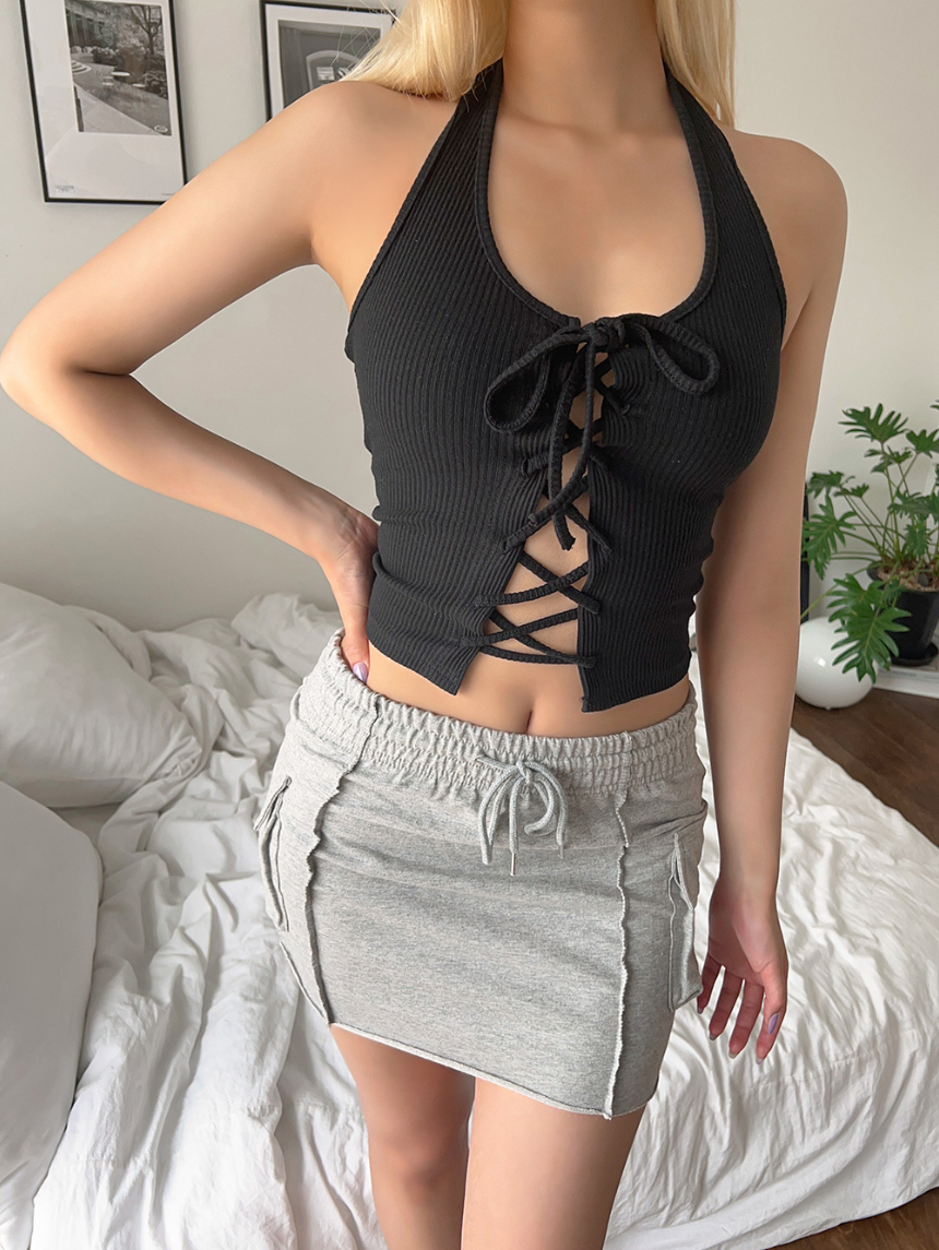 mini skirt model image-S1L10