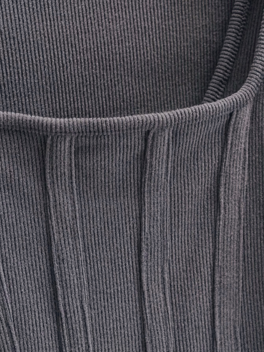 long sleeved tee detail image-S1L50