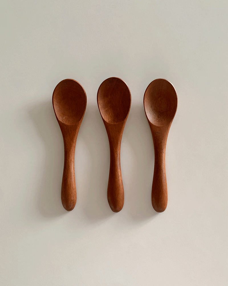 Wood tea spoon (1c)