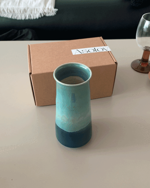 Water gradation vase (1c)