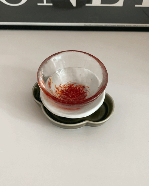 Ruby glass (1c)