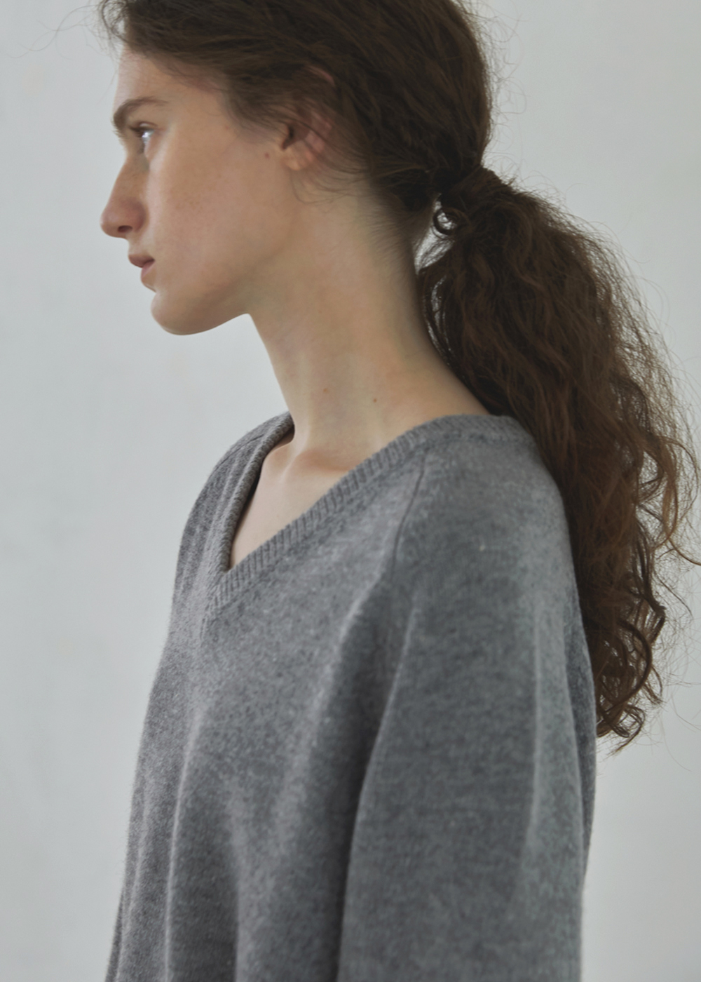 블루브릭,V-neck pullover knit (gray)